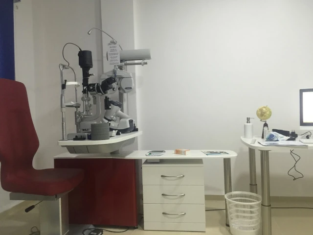 Docteur RAMDANE HAOUCHINE