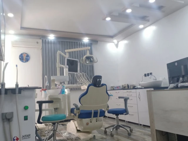 Docteur HADJER BOUCHEKIT FAMILY DENTAL