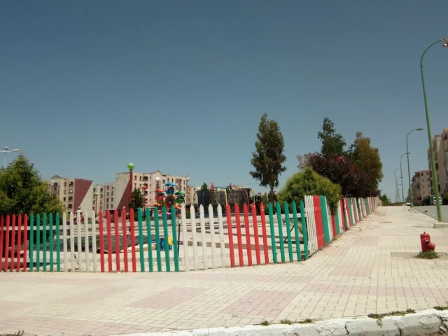 AF1QipMyH4L-yCdAwMJz3_Uc32fQGCez2so5hw91QYvCw1920-h1080-k-no.webp